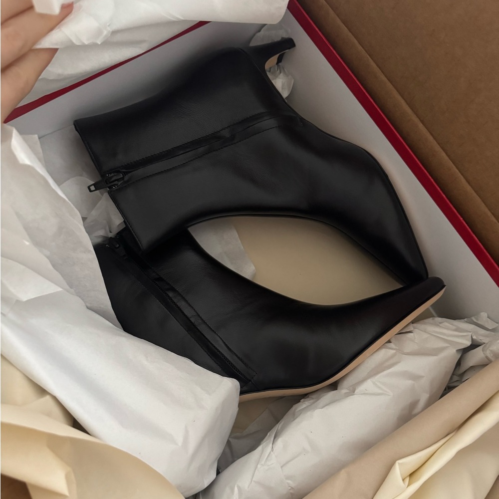 Staud Wally boots new in original packaging. FW2025